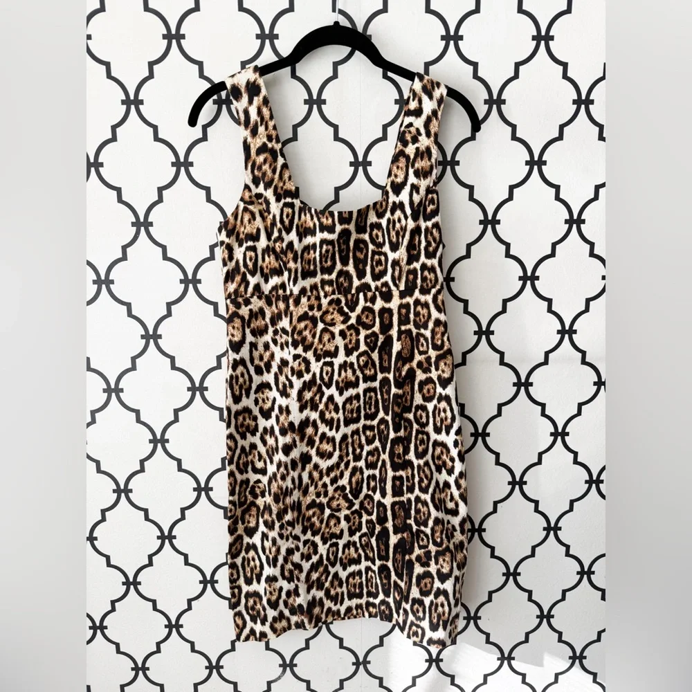 Alice + Olivia Nicola Leopard Dress - Picture 2 of 3